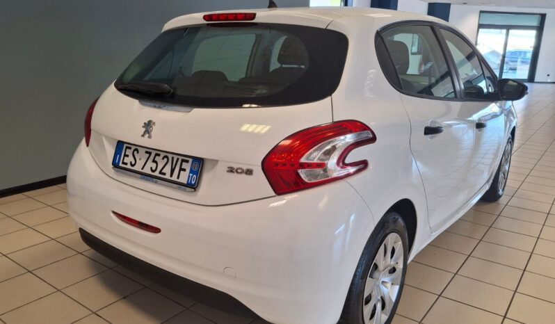
								PEUGEOT 208 full									