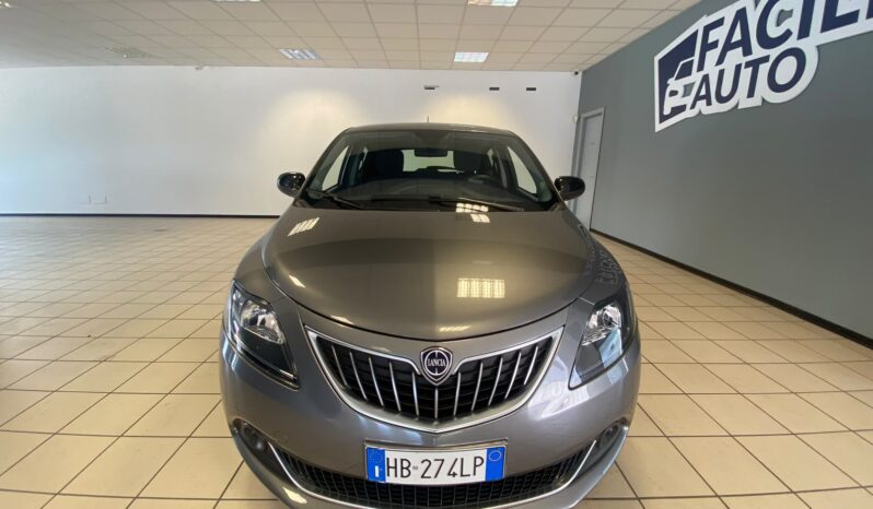 
								Lancia Y Hybrid full									