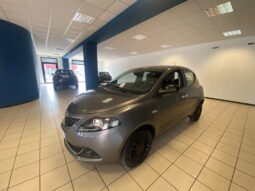 
										Lancia Y Hybrid full									