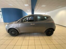 
										Lancia Y Hybrid full									