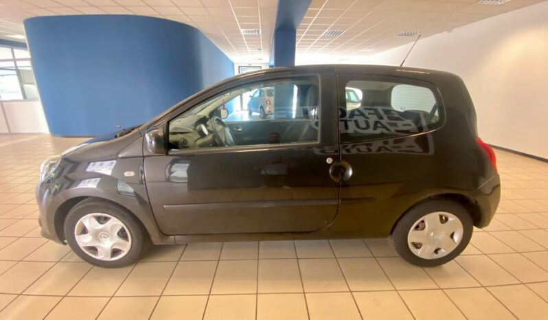 
								RENAULT TWINGO 1.2 16V 75 CV full									
