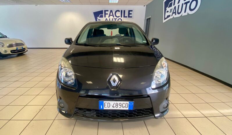 
								RENAULT TWINGO 1.2 16V 75 CV full									