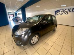 
										RENAULT TWINGO 1.2 16V 75 CV full									