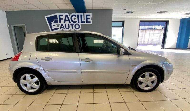 
								RENAULT MÉGANE 1.5 dCi 105 CV – SERIE SPECIALE – €1.650 full									
