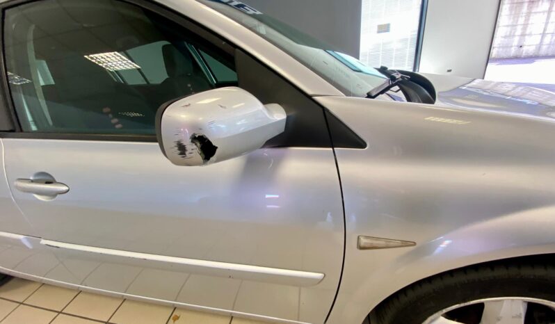 
								RENAULT MÉGANE 1.5 dCi 105 CV – SERIE SPECIALE – €1.650 full									