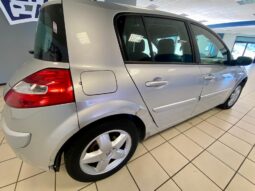 
										RENAULT MÉGANE 1.5 dCi 105 CV – SERIE SPECIALE – €1.650 full									