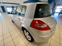 
										RENAULT MÉGANE 1.5 dCi 105 CV – SERIE SPECIALE – €1.650 full									