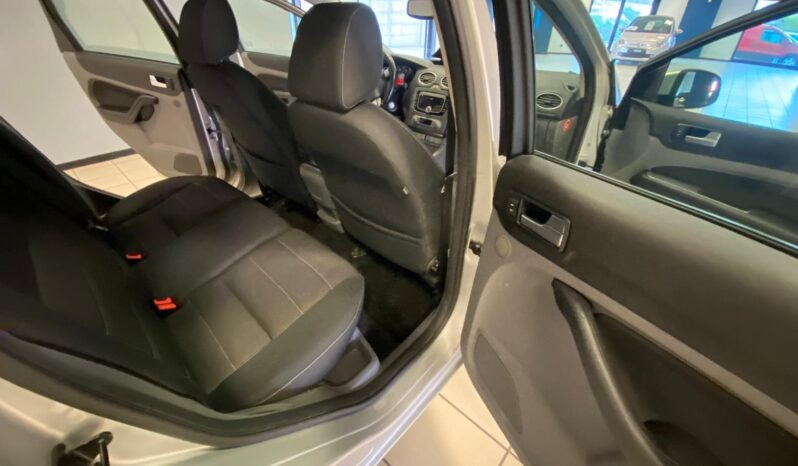 
								FORD FOCUS STATION WAGON TITANIUM full									